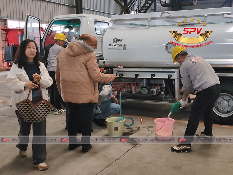 One of Refueler Truck Was Discharging Fuel Test